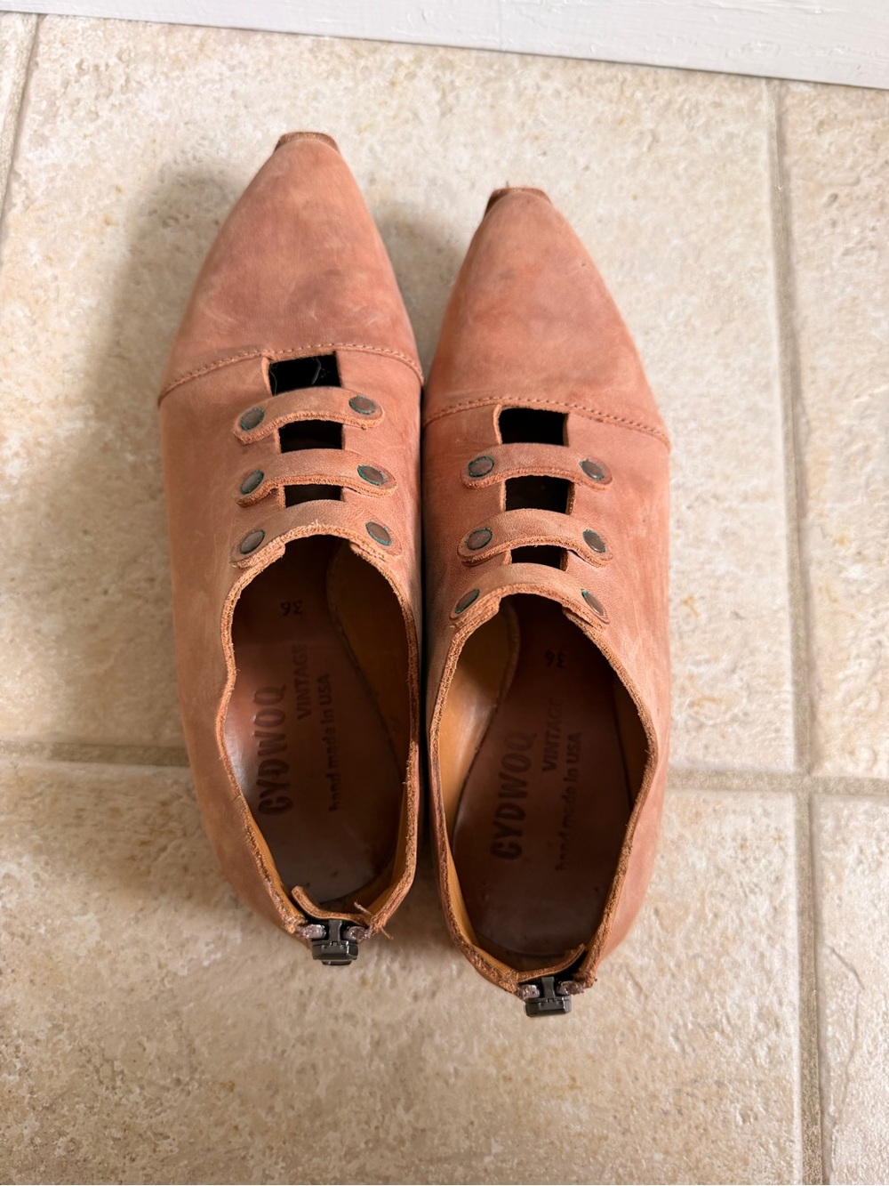 Women's CYDWOQ sz 36 never work w/o tags